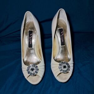 Nina bridal heels size 6.5 cream